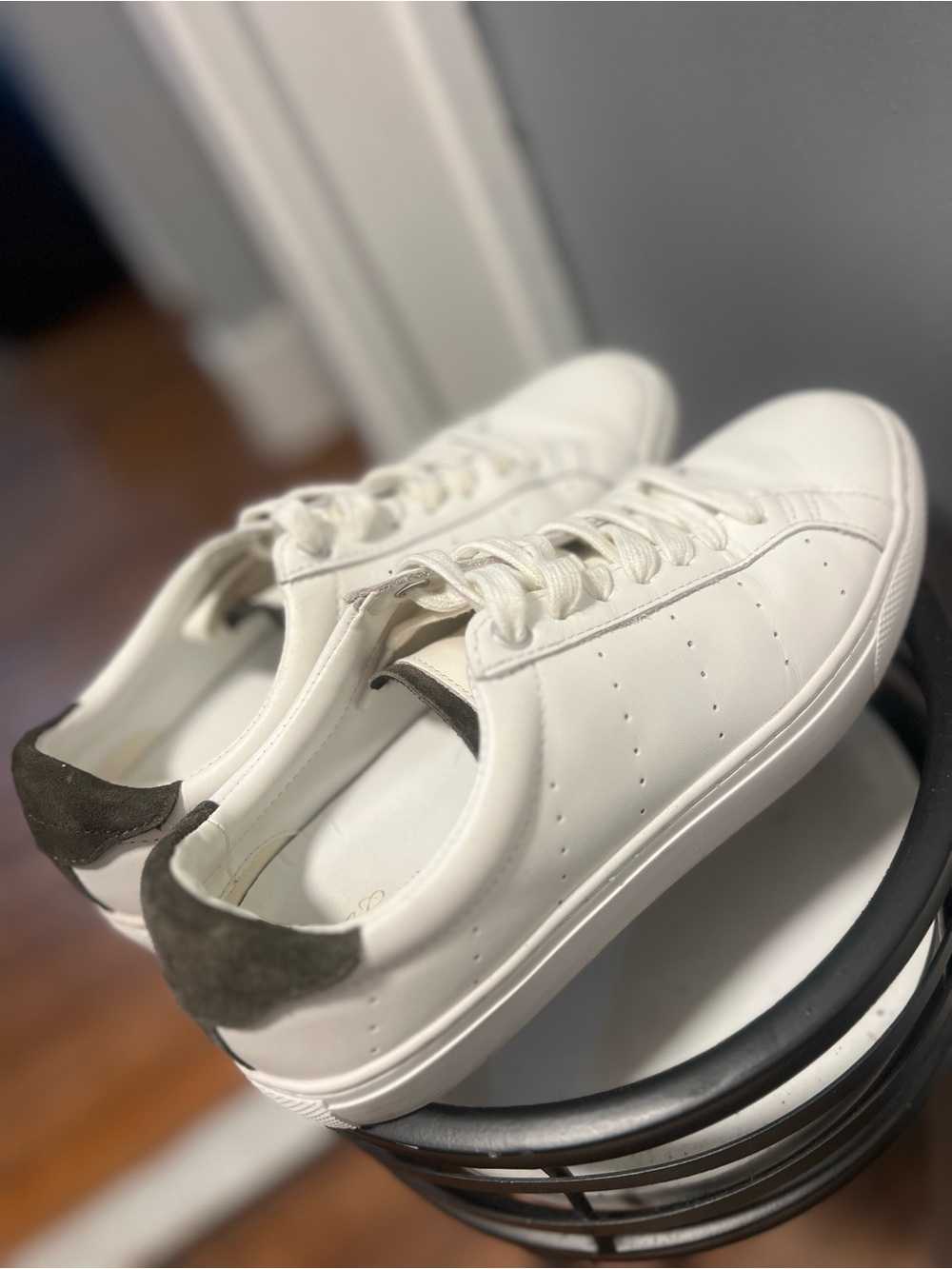 J. Crew White Leather Low-Top Sneakers with Gray Heel Tab size 7 women - Picture 6 of 12